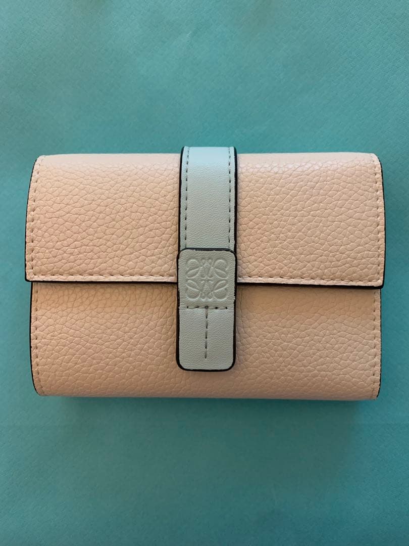 LOEWE バーティカルウォレット 美品 オフホワイト