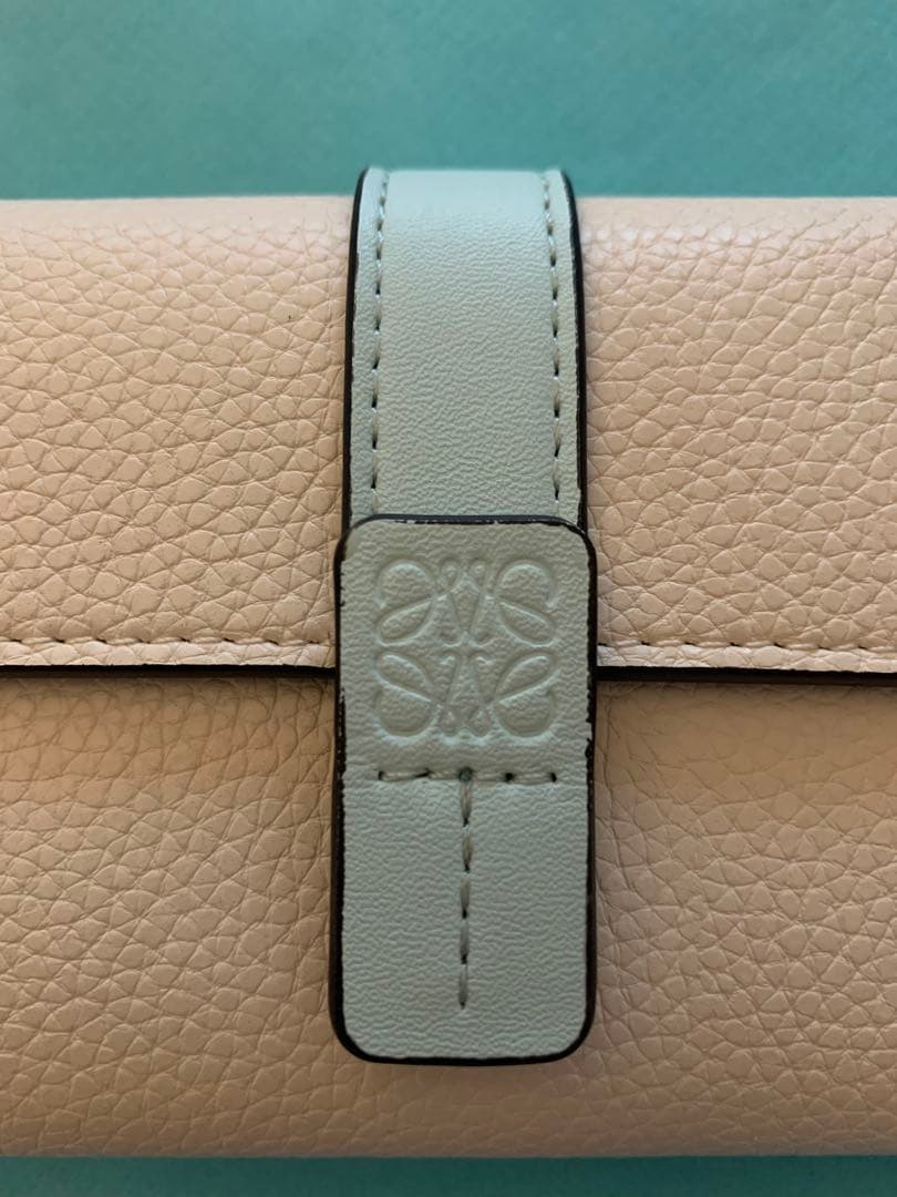 LOEWE バーティカルウォレット 美品 オフホワイト