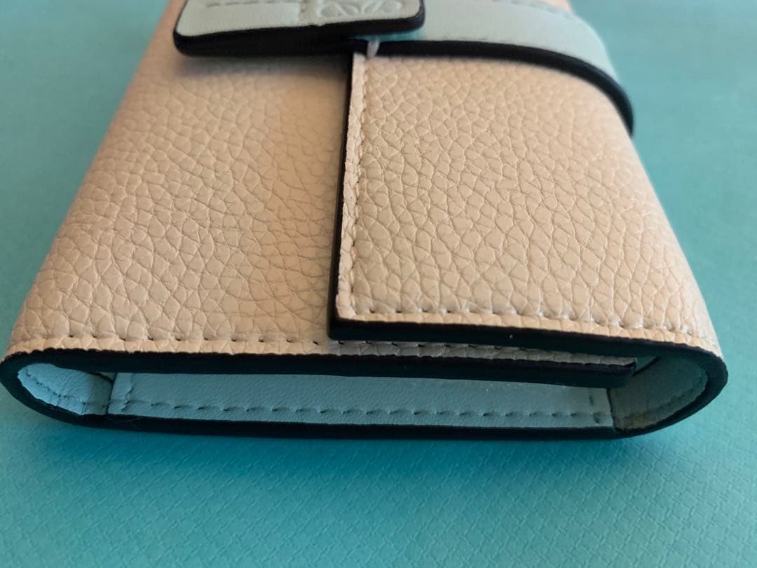 LOEWE バーティカルウォレット 美品 オフホワイト