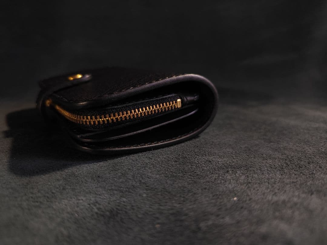 ミント　牛革ショートウォレット　ブラック×ゴールド