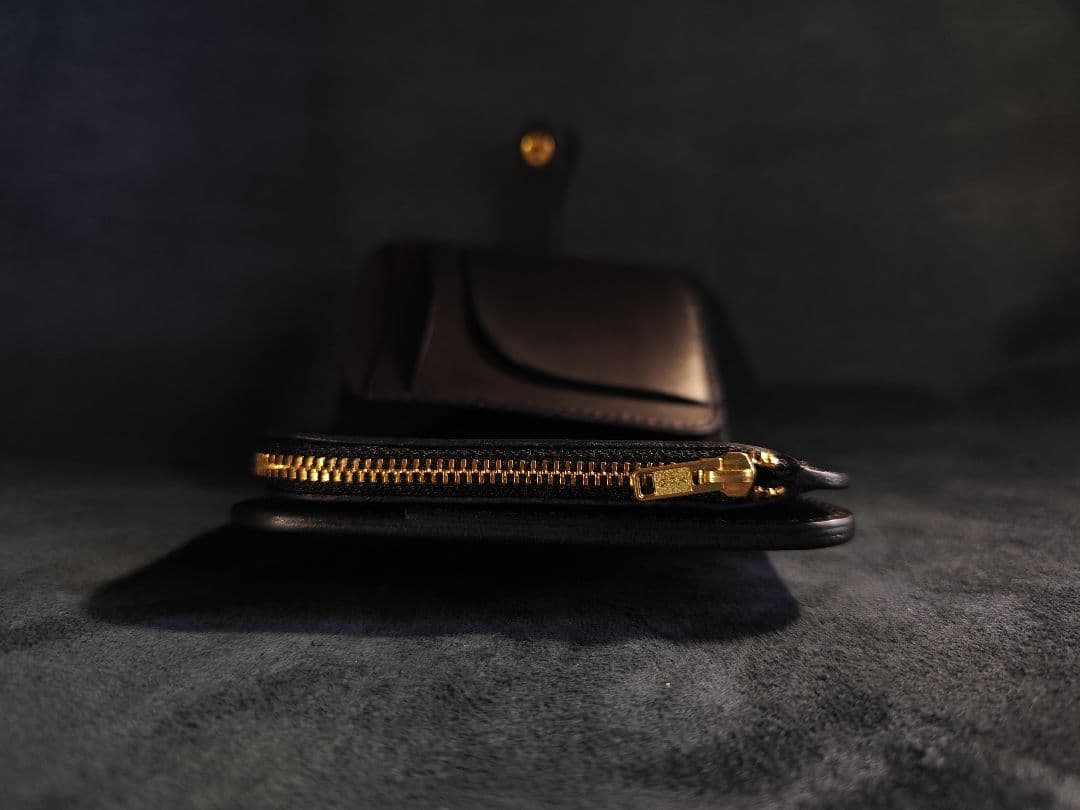 ミント　牛革ショートウォレット　ブラック×ゴールド