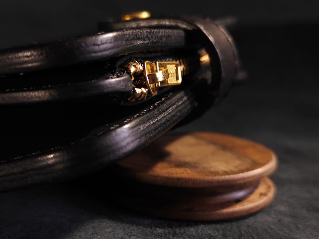 ミント　牛革ショートウォレット　ブラック×ゴールド