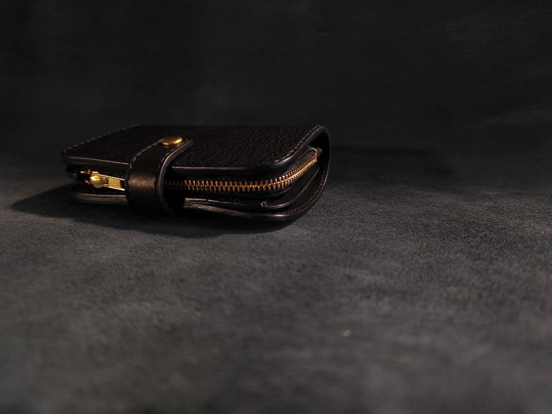 ミント　牛革ショートウォレット　ブラック×ゴールド