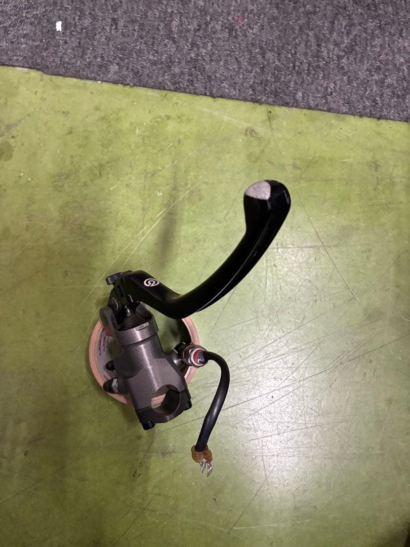 ブレンボ　ラジアルブレーキマスター　ＸＲ０１１７１　中古品