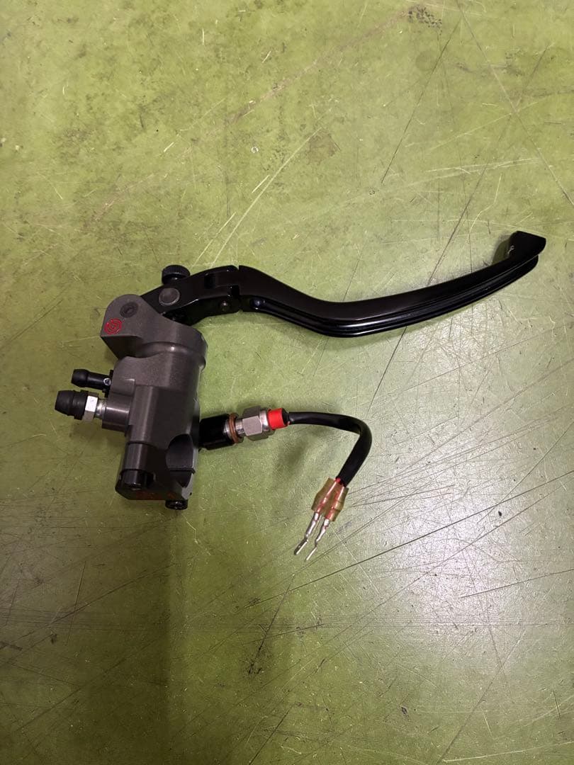 ブレンボ　ラジアルブレーキマスター　ＸＲ０１１７１　中古品