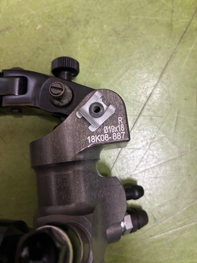 ブレンボ　ラジアルブレーキマスター　ＸＲ０１１７１　中古品