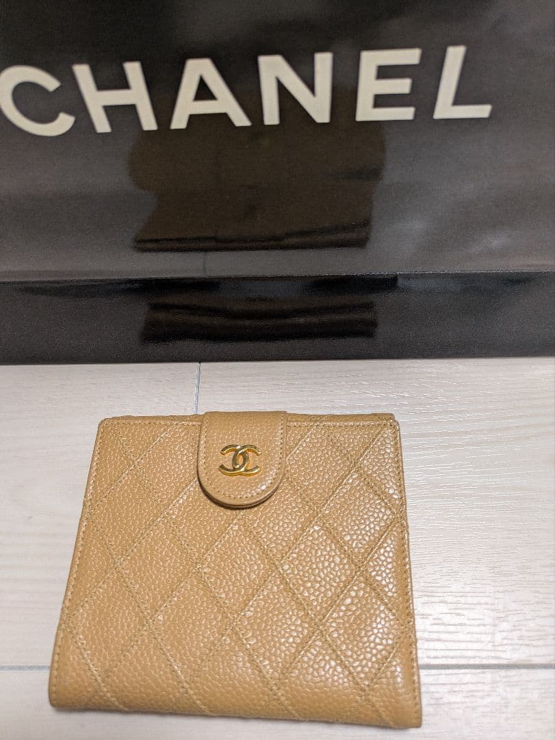 CHANEL 二つ折り財布　キャビアスキン　ビコローレ　ベージュ　キルティング