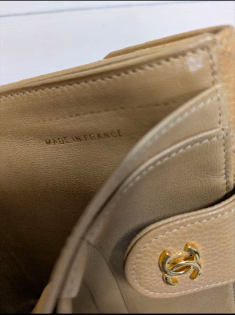 CHANEL 二つ折り財布　キャビアスキン　ビコローレ　ベージュ　キルティング