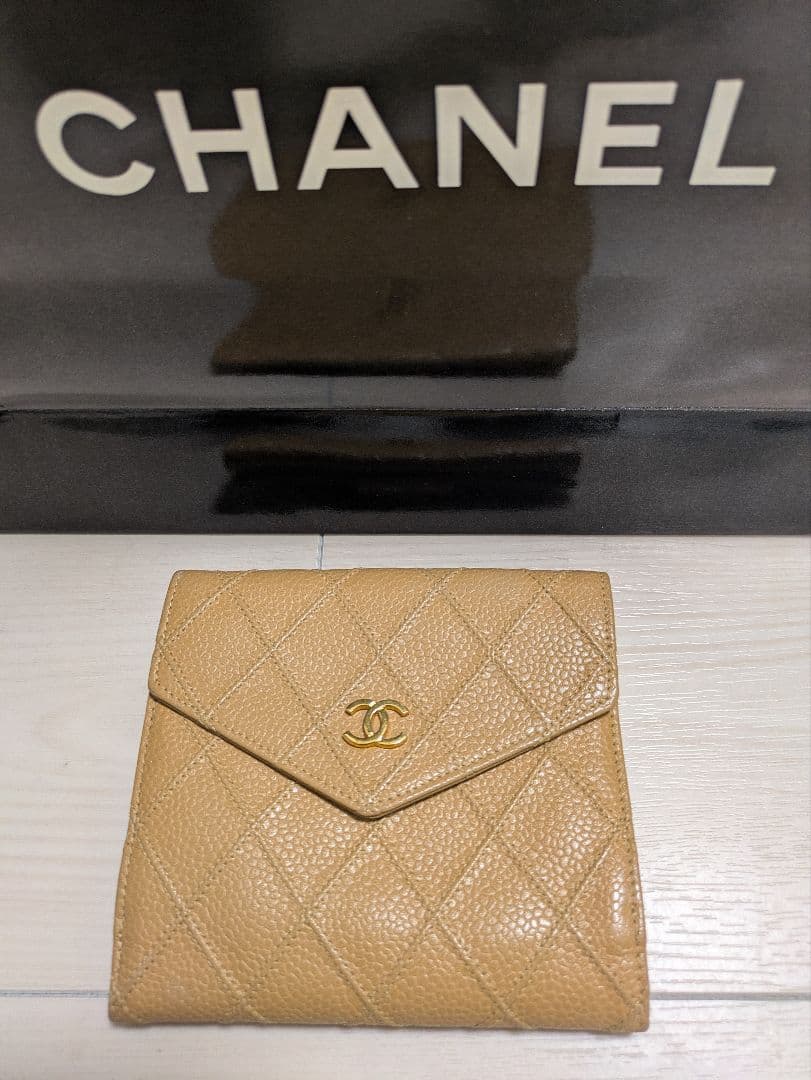 CHANEL 二つ折り財布　キャビアスキン　ビコローレ　ベージュ　キルティング