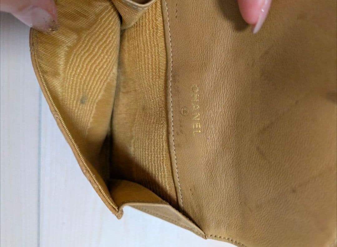 CHANEL 二つ折り財布　キャビアスキン　ビコローレ　ベージュ　キルティング