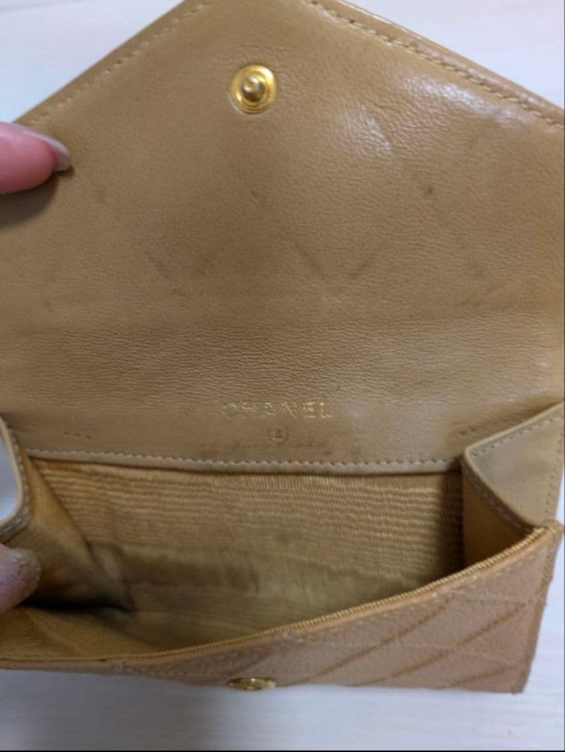 CHANEL 二つ折り財布　キャビアスキン　ビコローレ　ベージュ　キルティング