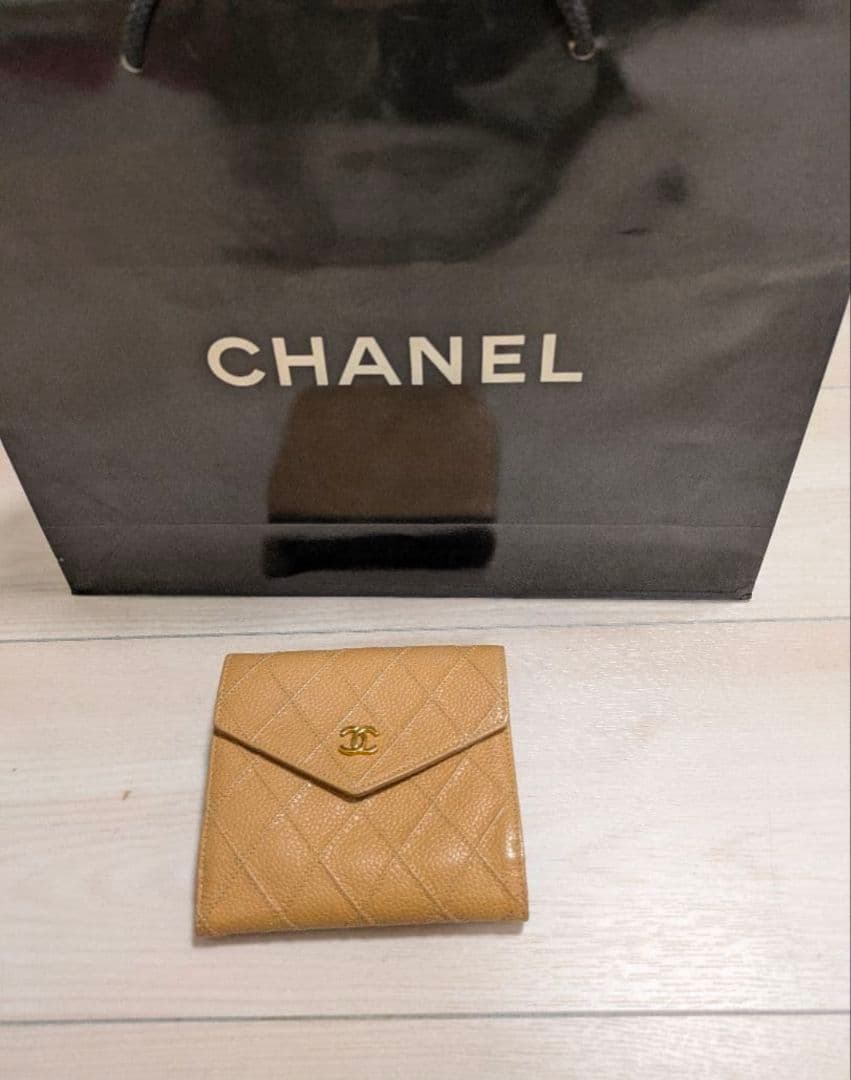 CHANEL 二つ折り財布　キャビアスキン　ビコローレ　ベージュ　キルティング