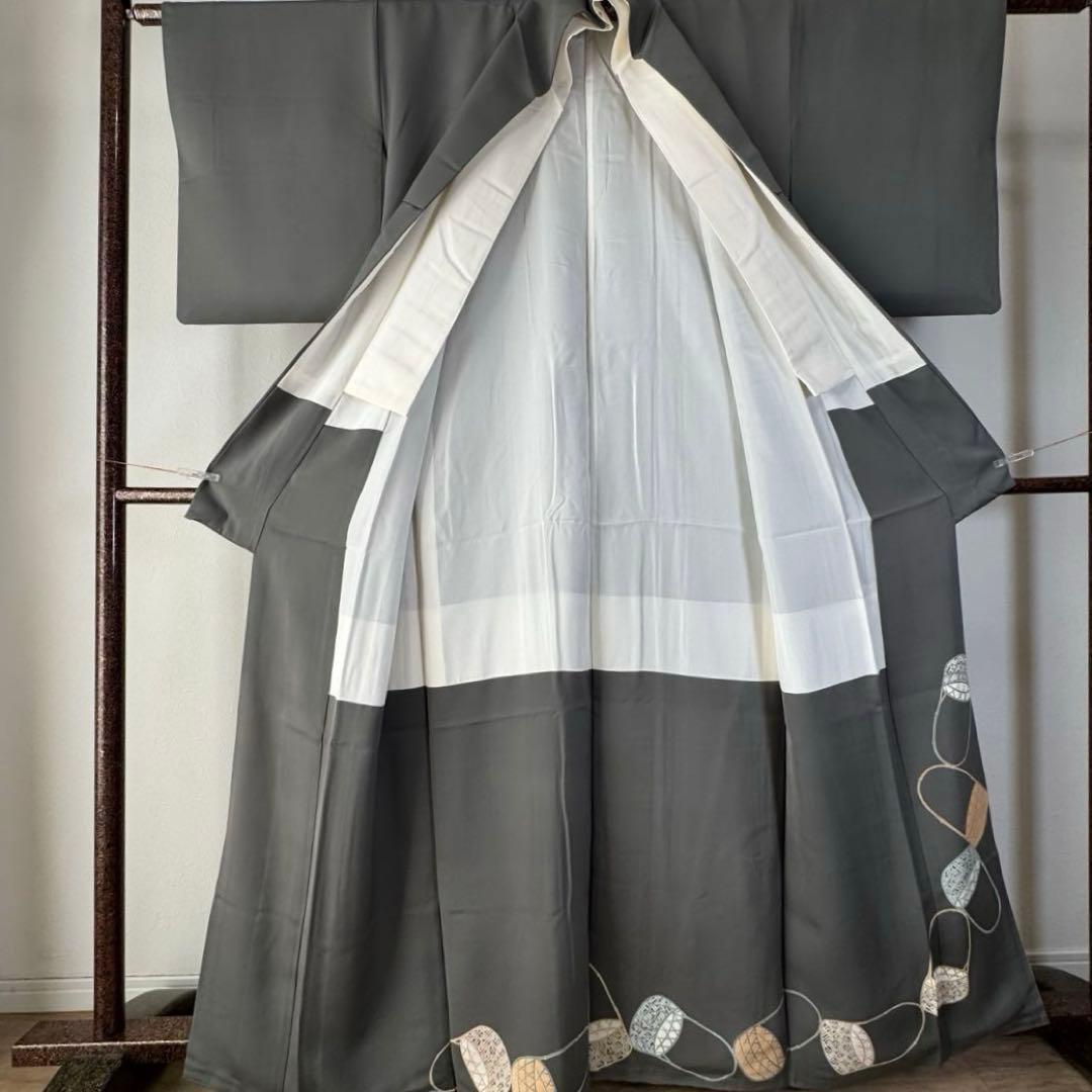 超美品　正絹　袷　現代　広襟　色留袖　着物　 164裄64 グレー　一紋　刺繍