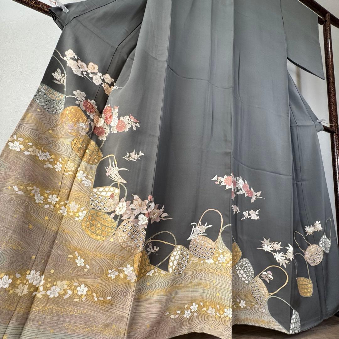 超美品　正絹　袷　現代　広襟　色留袖　着物　 164裄64 グレー　一紋　刺繍