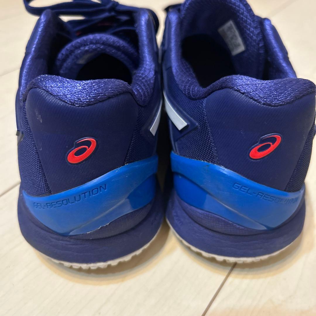 テニスシューズ　アシックス　ネイビー