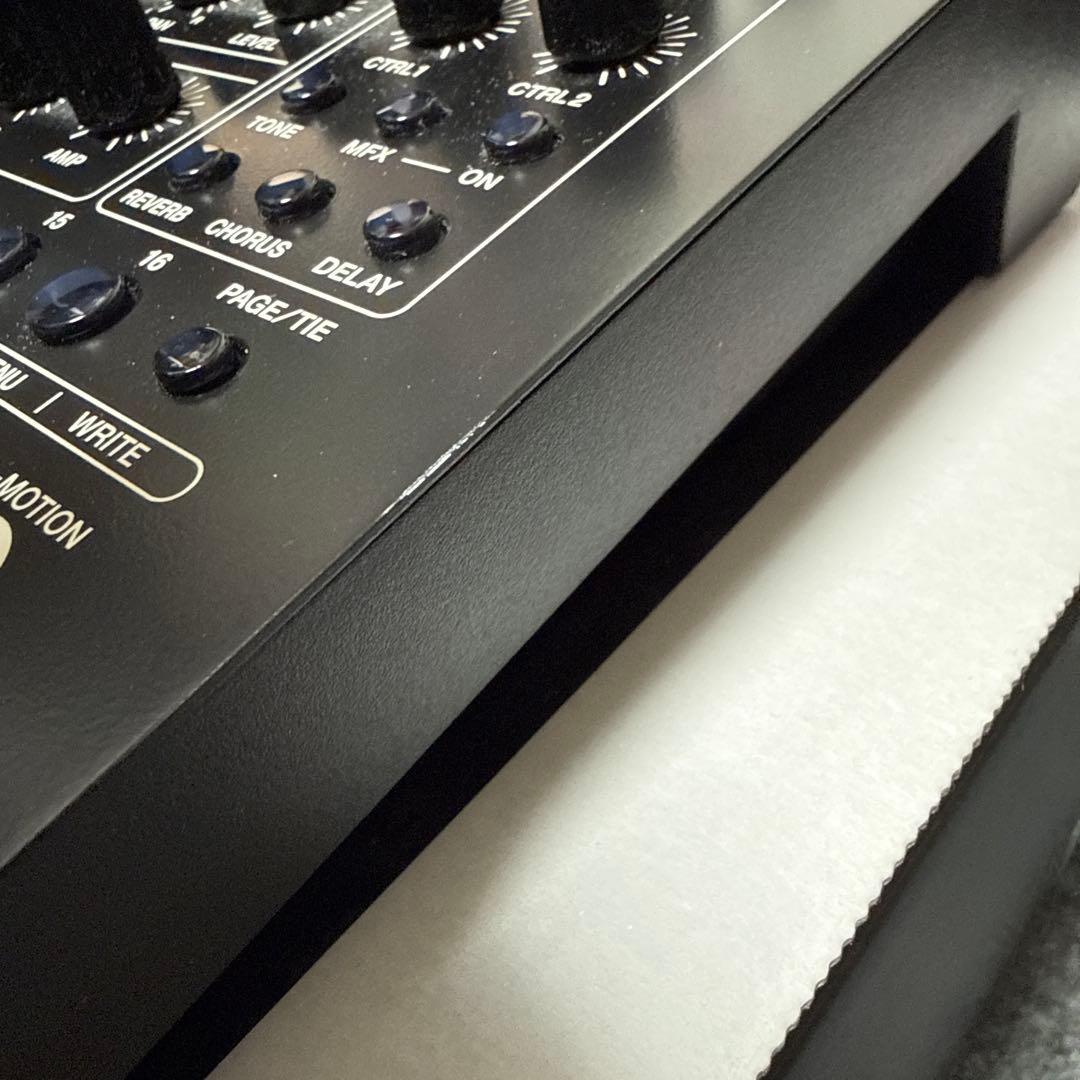 Roland SH-4d シンセサイザー