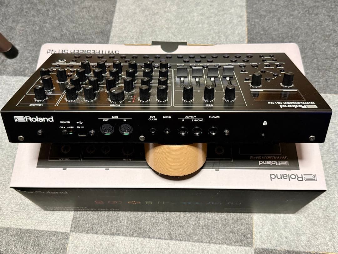 Roland SH-4d シンセサイザー