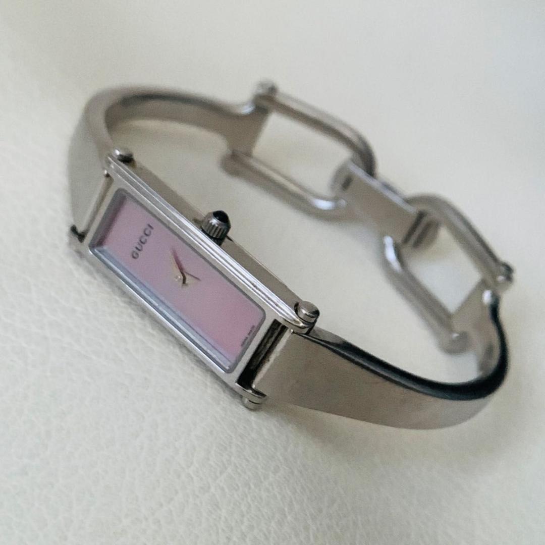 稼働品 グッチ 時計 バングル 1500L ピンク シェル スクエア GUCC