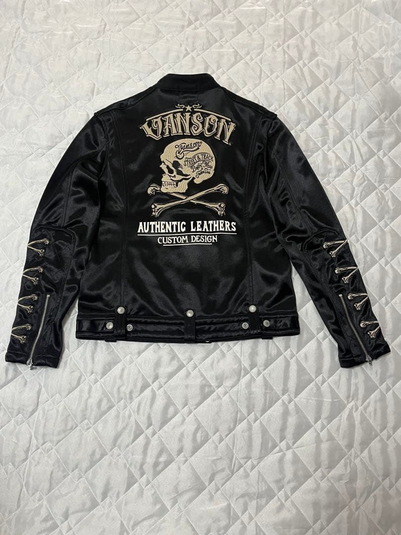 Vanson ブラックジャケット スカルデザイン