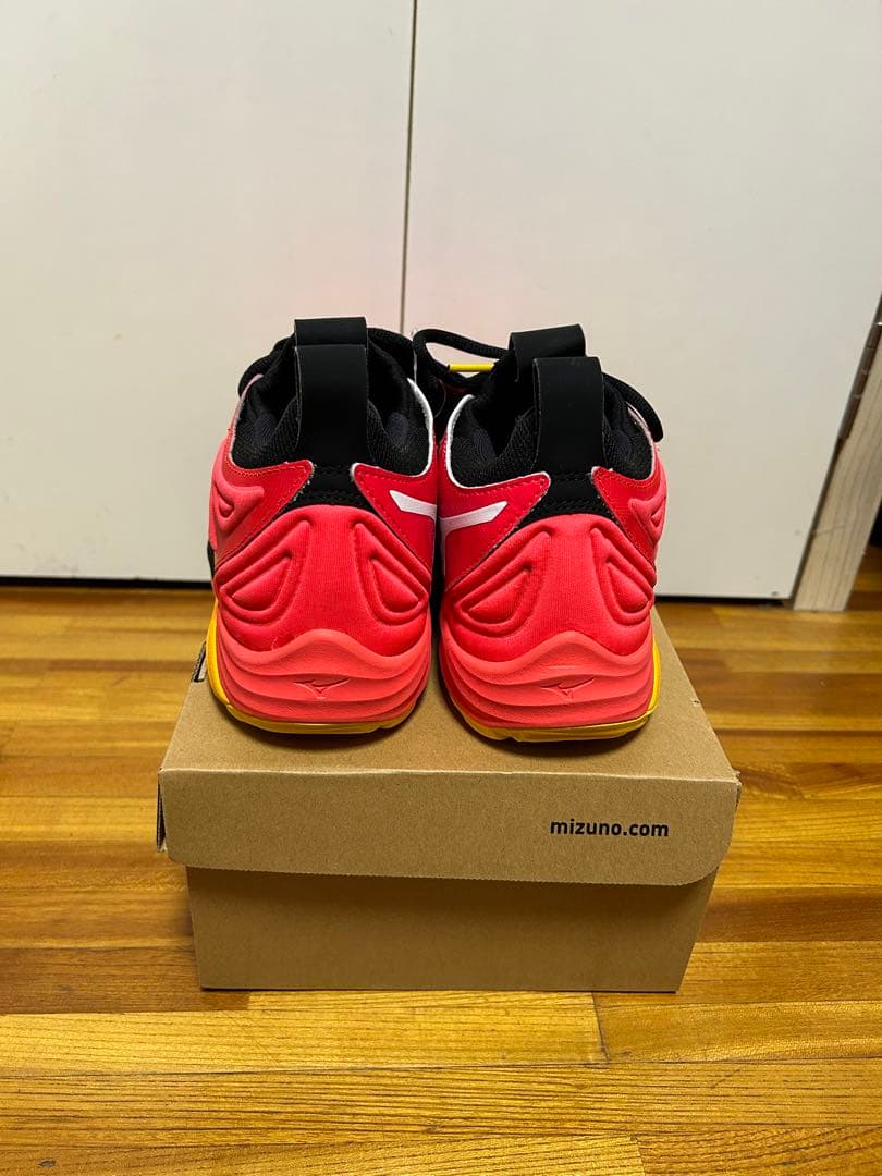 MIZUNO バレーボールシューズ　25.5cm ウェーブモーメンタム3