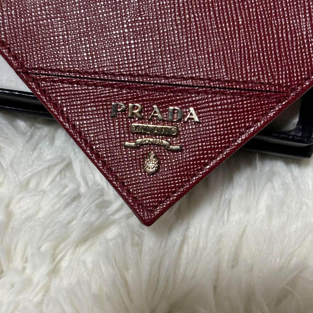 未使用⭐️プラダ　2M1077 サフィアーノ　マネークリップ　ロゴ金具　ルビーノ