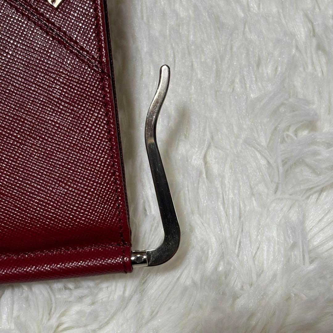 未使用⭐️プラダ　2M1077 サフィアーノ　マネークリップ　ロゴ金具　ルビーノ