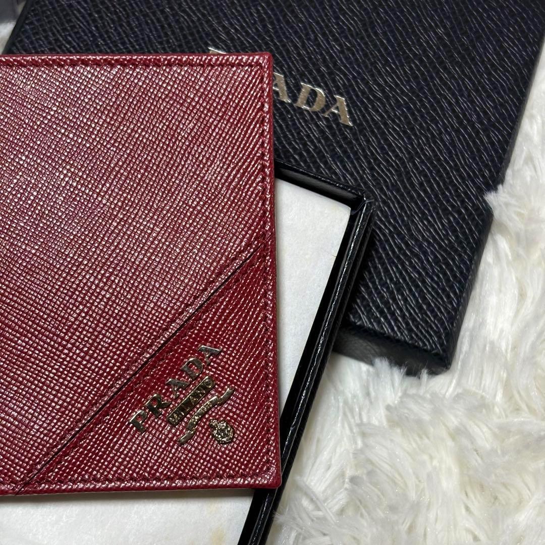 未使用⭐️プラダ　2M1077 サフィアーノ　マネークリップ　ロゴ金具　ルビーノ
