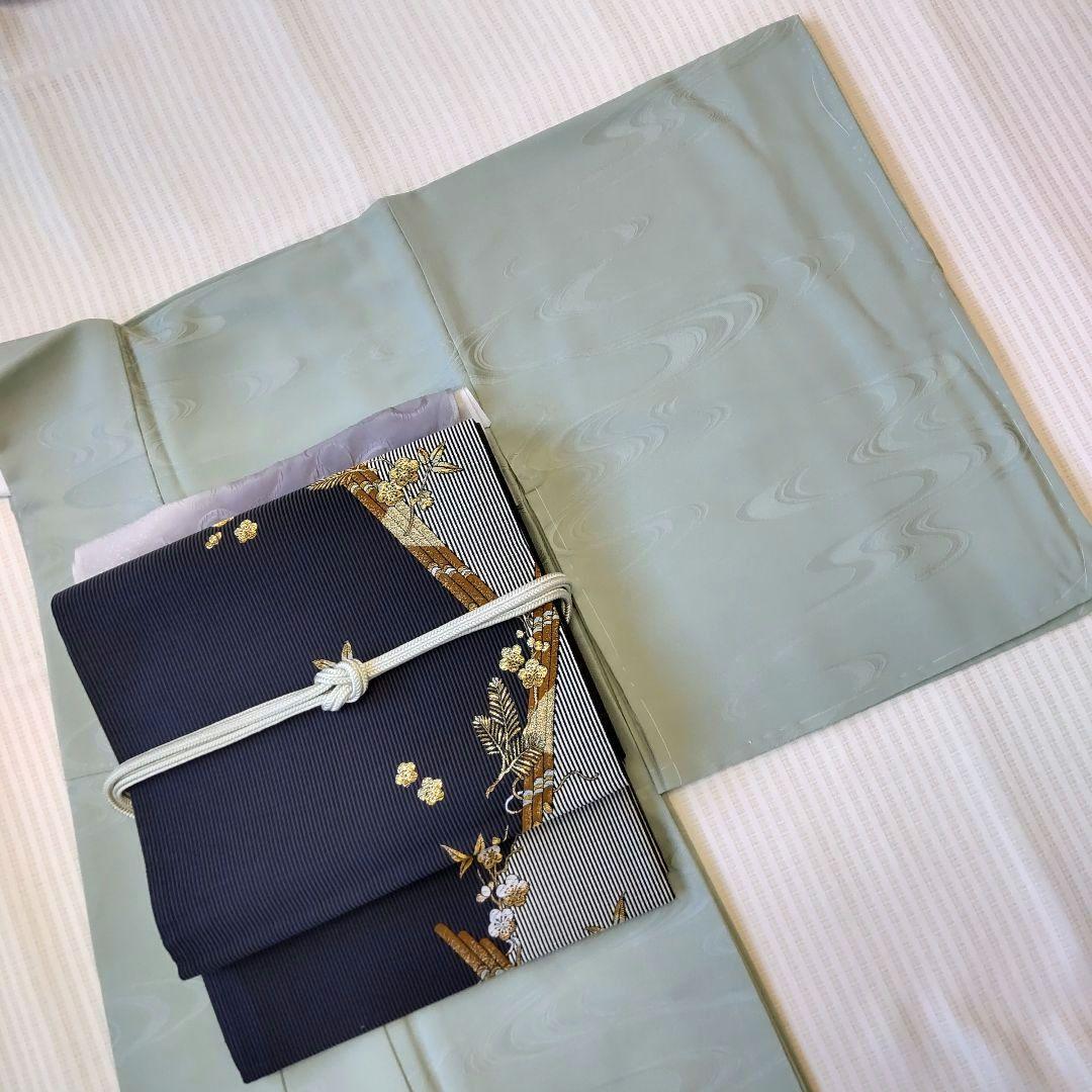 【色無地】未使用品✣上品で透明感ある薄青磁 一つ紋 身丈159cm/裄丈66cm