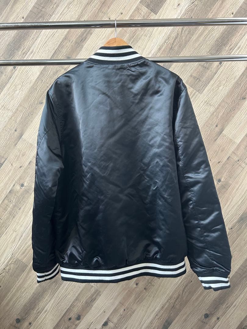 ★ アベイジングエイプ 刺繍ロゴ キルティング リバーシブル スタジャン