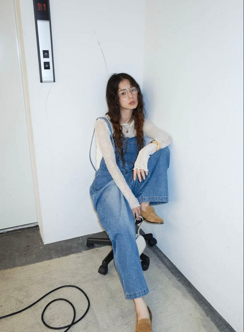 細見えフロントジップ デニムサロペット　新品 値下げ中！