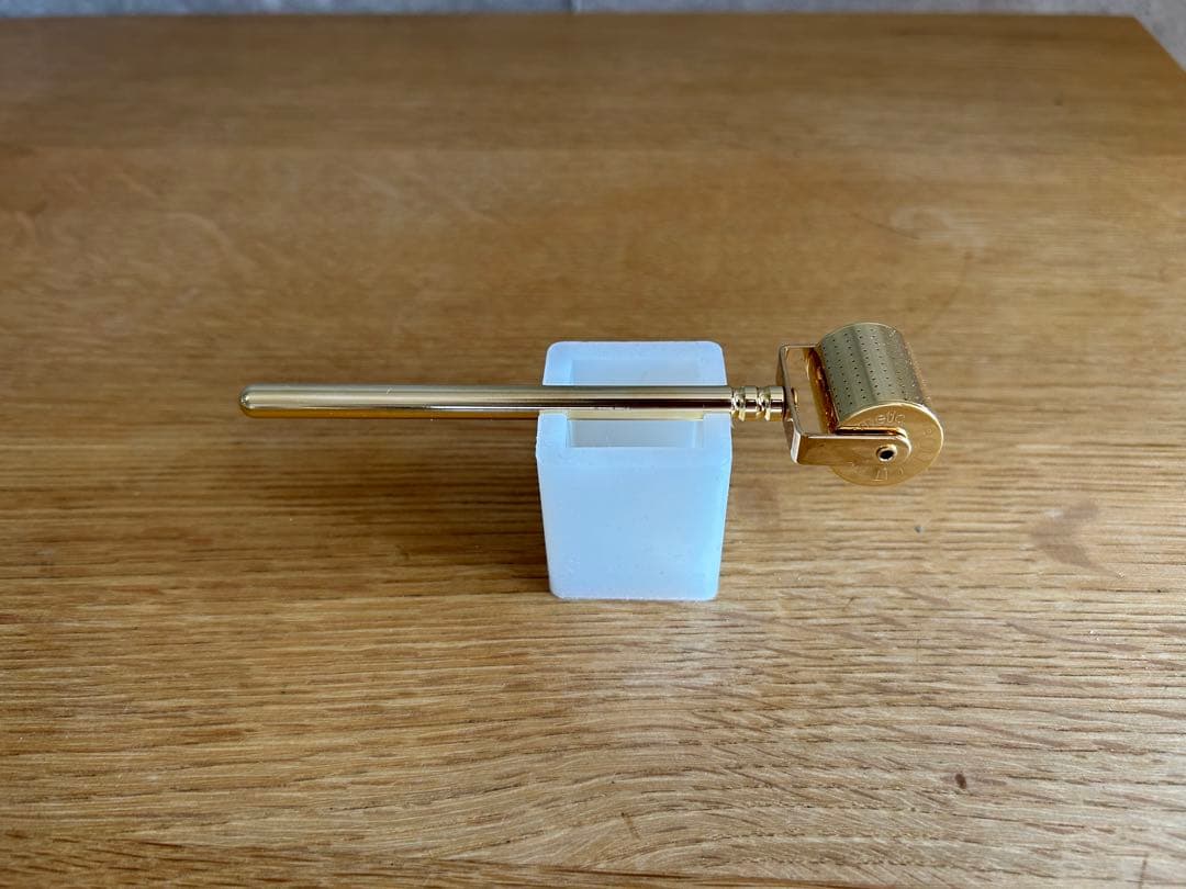 ENviron Focus Skin Tech+ ゴールドコスメティックローラー