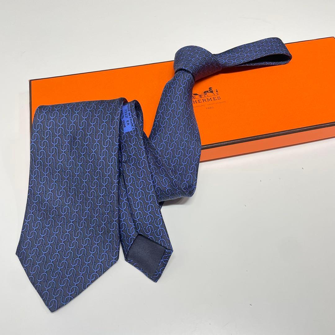 か*や様 美品　HERMES ネイビー 波縫い模様 シルクネクタイ