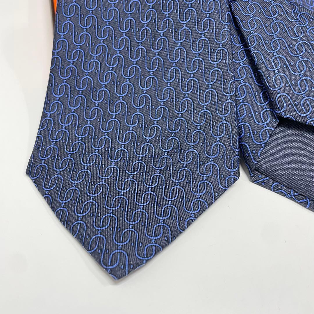 か*や様 美品　HERMES ネイビー 波縫い模様 シルクネクタイ
