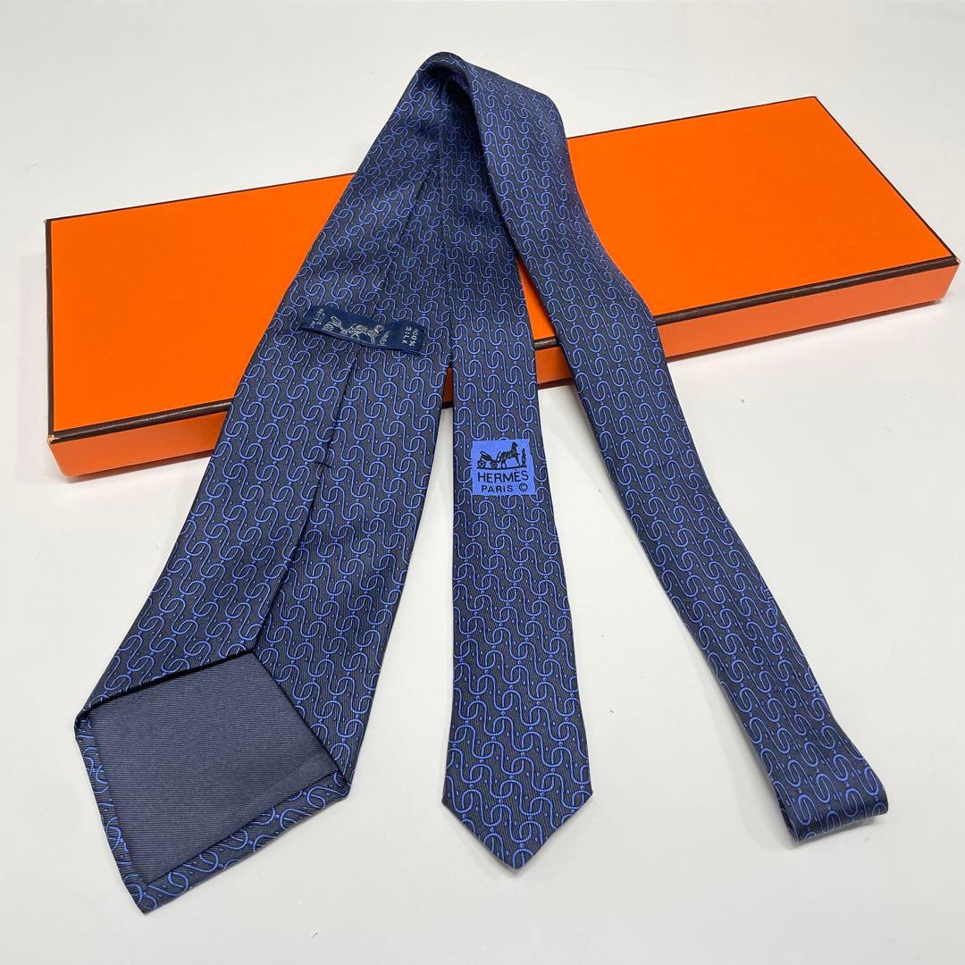 か*や様 美品　HERMES ネイビー 波縫い模様 シルクネクタイ