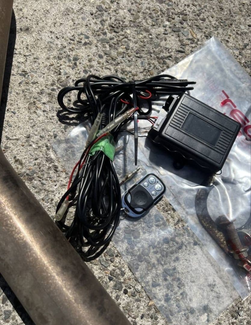 ショップ加工　スリーキャツベース　ARS210 クラウン　センターパイプマフラー