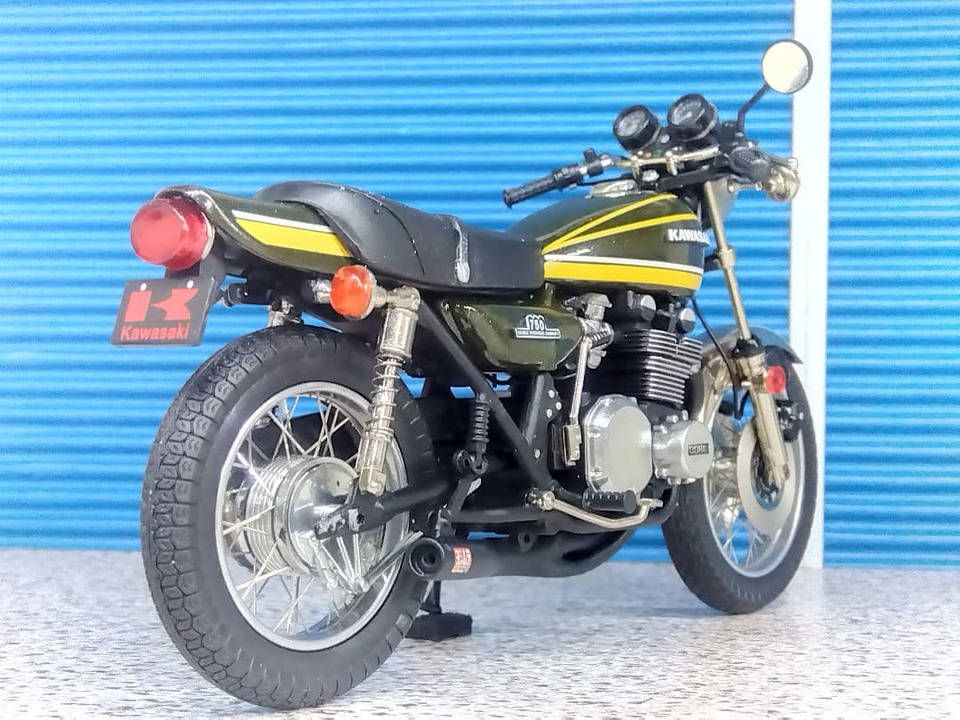 1/18ミニカー マルサン鉄馬 KAWASAKI 750RS カスタム キリン