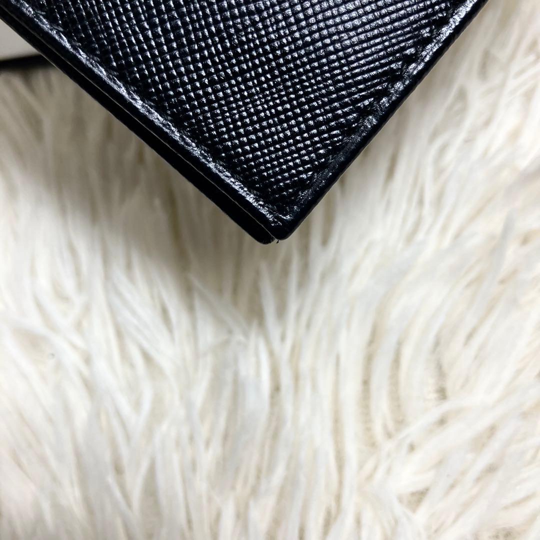 美品 プラダ サフィアーノ マネークリップ レザーブラック