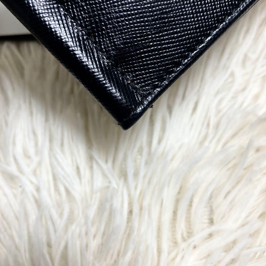 美品 プラダ サフィアーノ マネークリップ レザーブラック