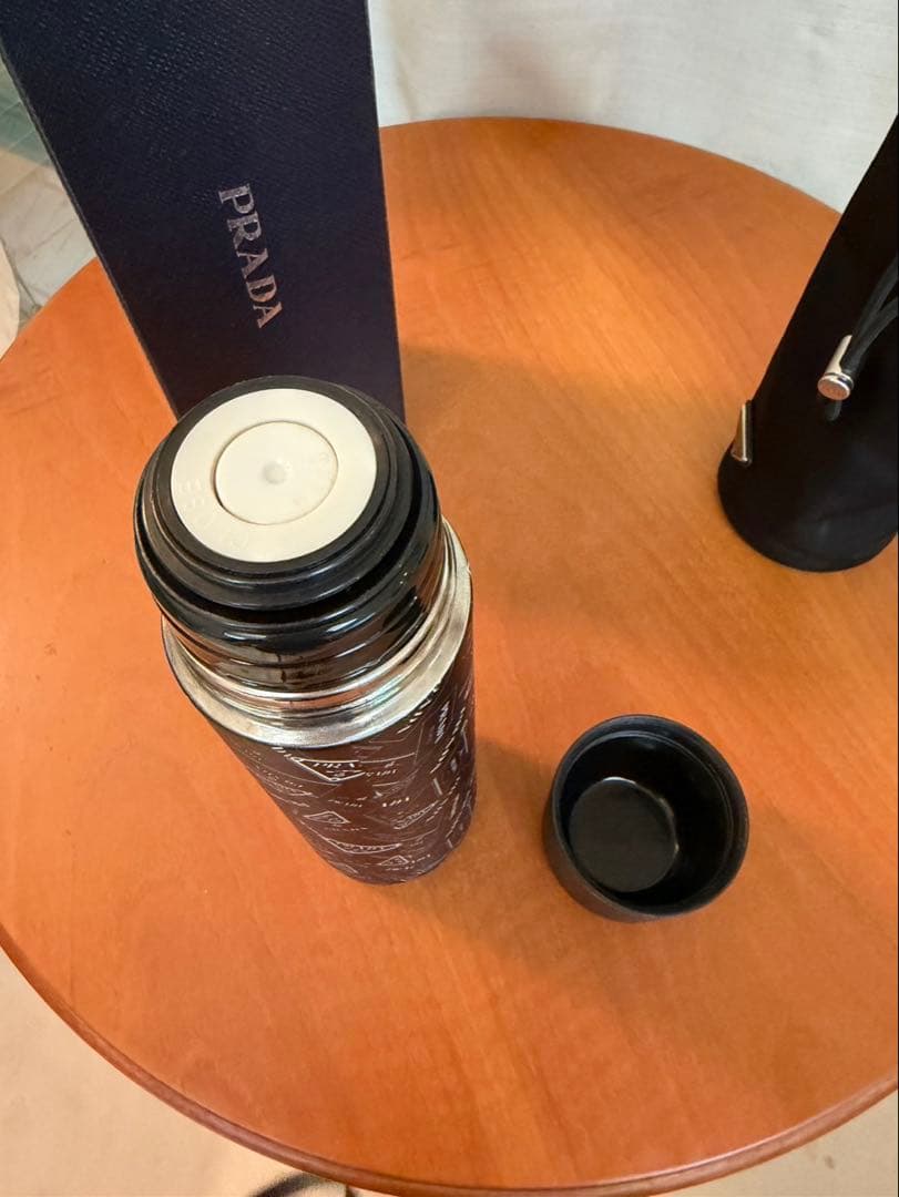 PRADA ロゴプリント 水筒 トラベルボトル&ボトルケース