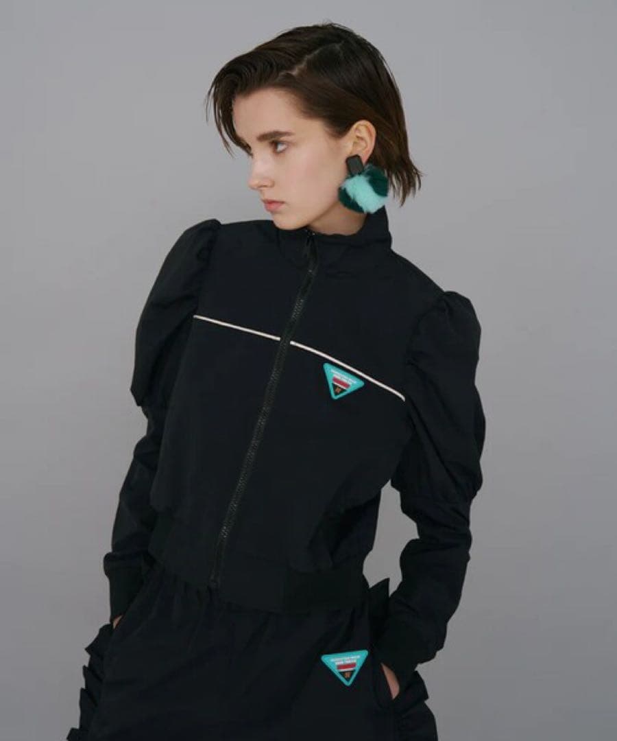 NON TOKYO パフスリーブナイロンブルゾン