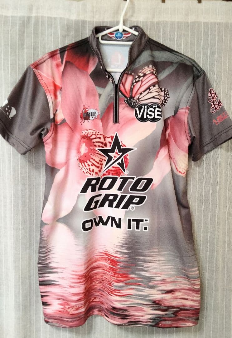 日本未発売　希少　ボウリングウェア　　　レディースMサイズ