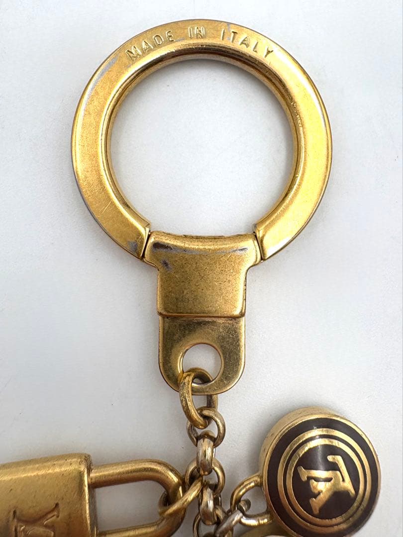 ルイヴィトン ポルトクレ バスティーユ キーリング チャーム キーホルダー