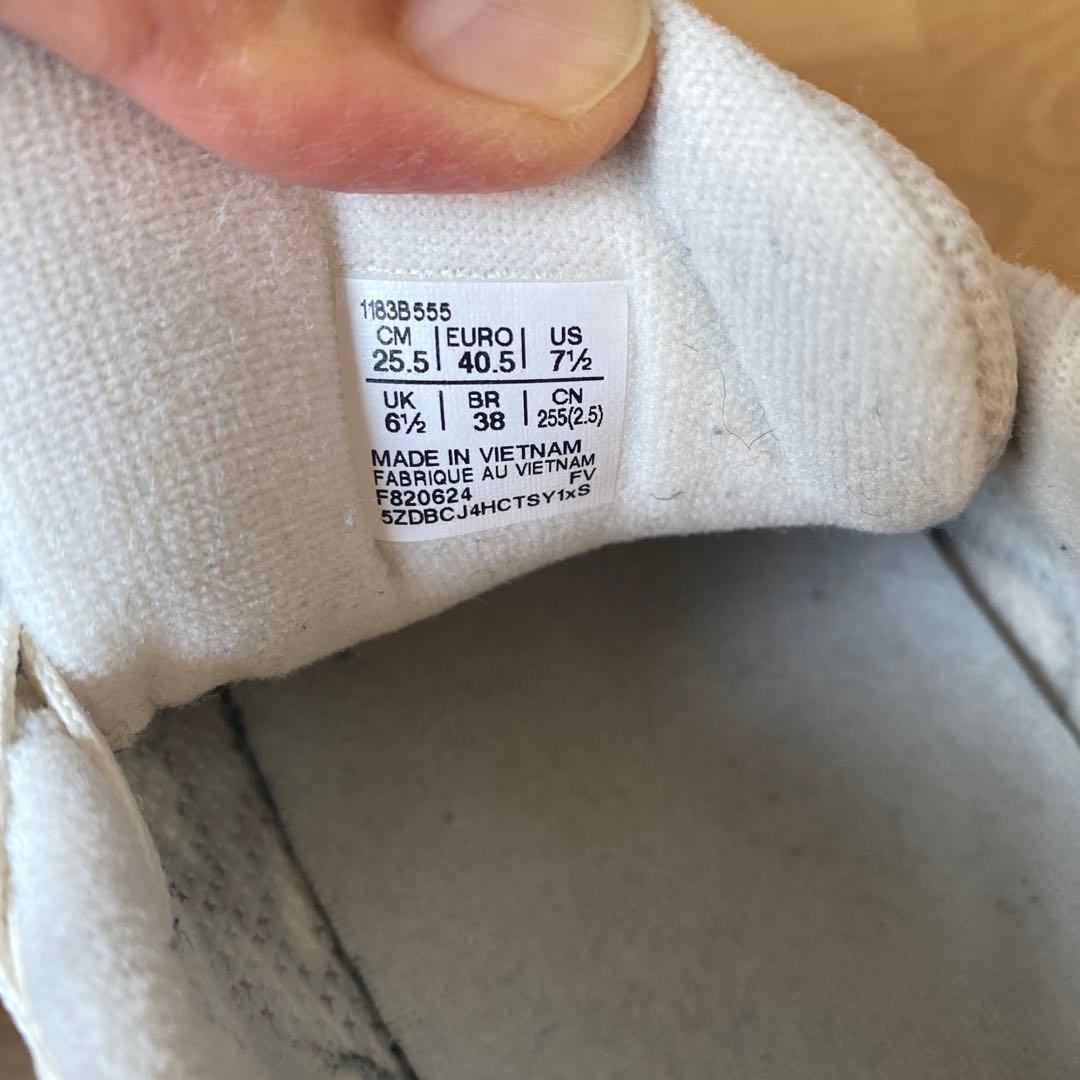 オニツカタイガー　Moage co モアージュ　25.5