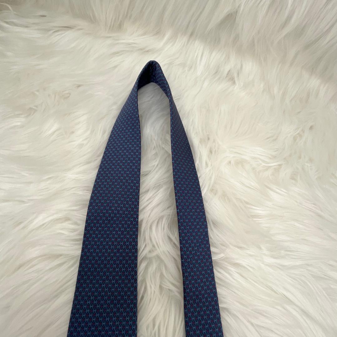 新品✨エルメス　HERMES ネクタイ　シルク100％　ブルー　H柄　ドット