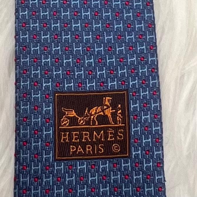 新品✨エルメス　HERMES ネクタイ　シルク100％　ブルー　H柄　ドット