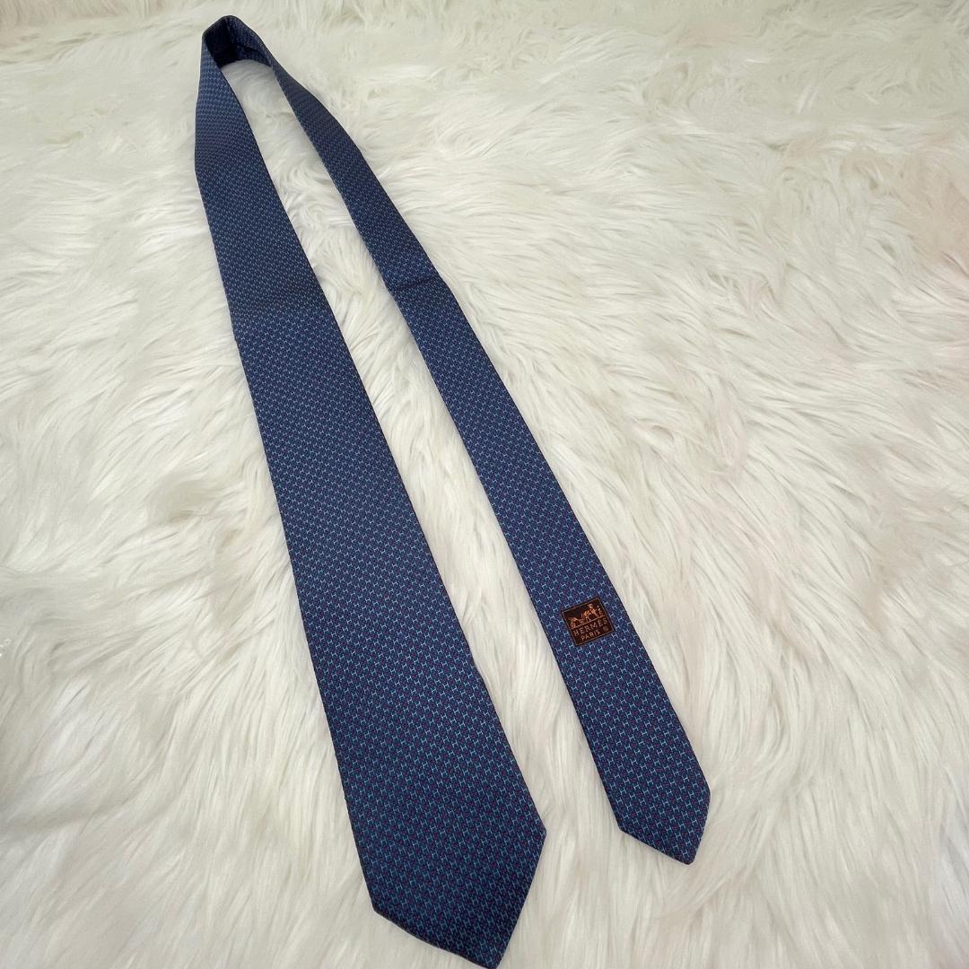 新品✨エルメス　HERMES ネクタイ　シルク100％　ブルー　H柄　ドット