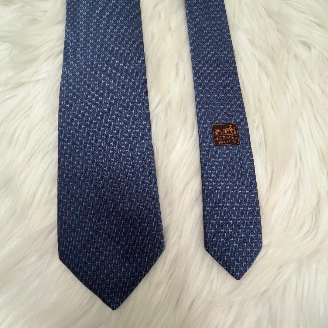 新品✨エルメス　HERMES ネクタイ　シルク100％　ブルー　H柄　ドット