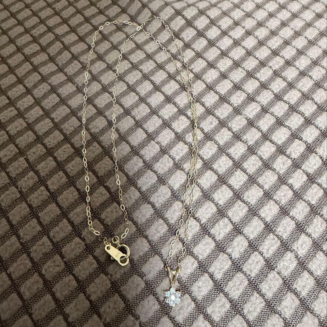 K18 ネックレス　ダイヤモンド　0.10ct 花モチーフ