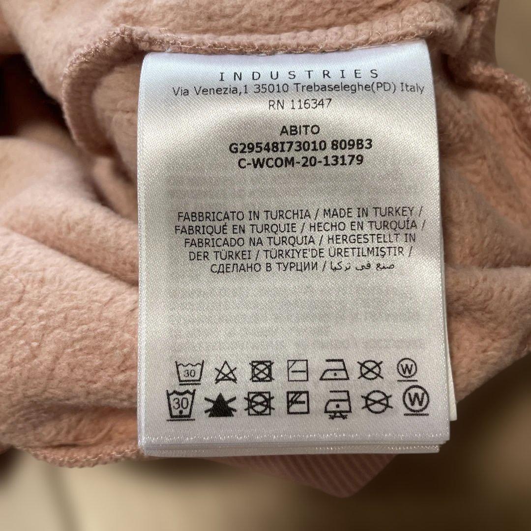 ぷー　Moncler ピンク フード付きパーカー　トップス