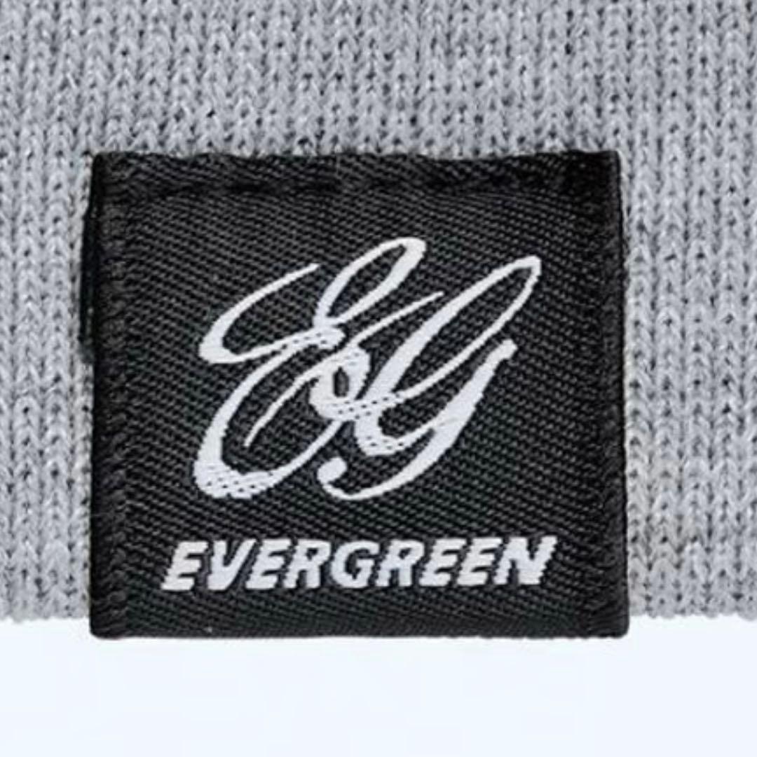 エバーグリーン　パーカー　ホワイト　新品未使用　　⭐︎送料無料⭐︎